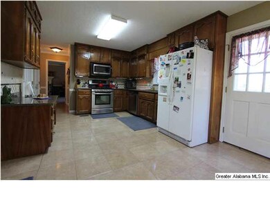 761 Gable Dr, Center Point, AL 35215 - photo 6