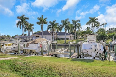 4041 SE 11th Place unit 105, Cape Coral, FL 33904 - photo 2