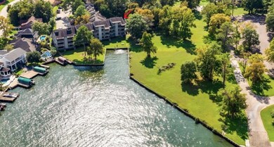 Look at the huge greenspace around the complex as