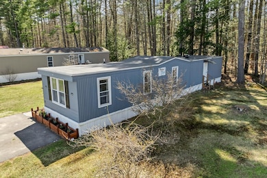 11 Chancellor Dr, Concord, NH 03303 - photo 2