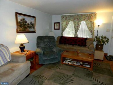 216 E Greenwood Ave, Lansdowne, PA 19050 - photo 4