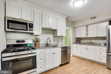 1652 Parkcrest Cir unit 201, Reston, VA 20190 - photo 3