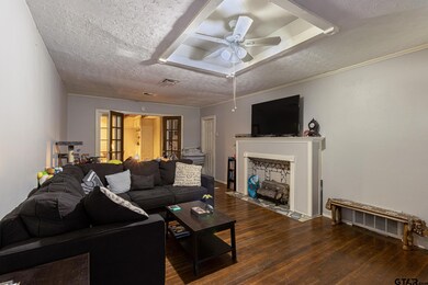 925 925 W 8th, Tyler, TX 75701 - photo 2