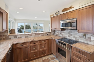 556 Dune Rd, Westhampton Beach, NY 11978 - photo 7