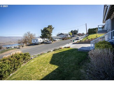 2606 E 10th St, the Dalles, OR 97058 - photo 4