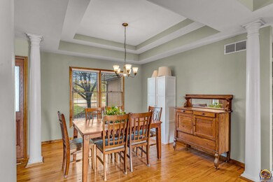 2231 SW Auburn Rd, Topeka, KS 66614 - photo 6