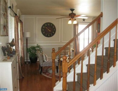 302 S Haverfield Dr, Spring City, PA 19475 - photo 4