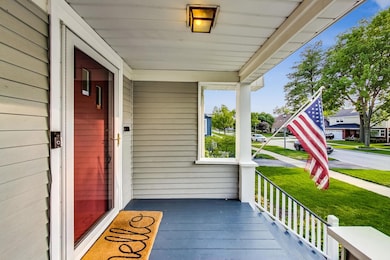 329 N Larch Ave, Elmhurst, IL 60126 - photo 2