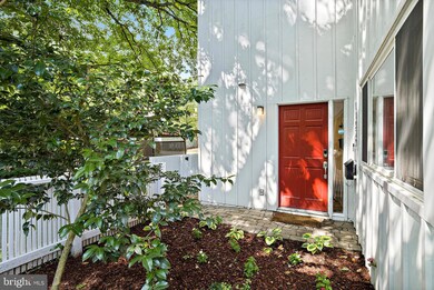 11525 Links Dr, Reston, VA 20190 - photo 2