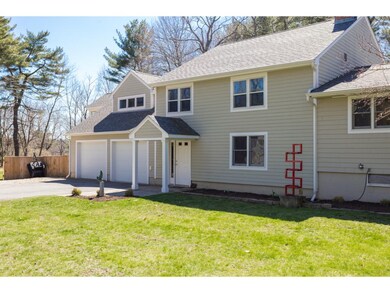 140 Walker Bungalow Rd, Portsmouth, NH 03801 - photo 2