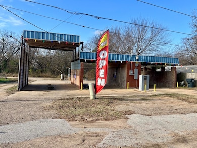 405 S Murray, Tishomingo, OK 73460 - photo 2