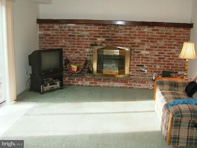 1418 Briarwood Dr, Williamstown, NJ 08094 - photo 5