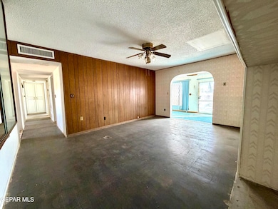 10220 Bon Aire Dr, El Paso, TX 79924 - photo 5