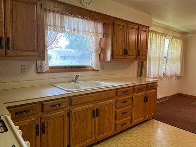 1002 W Franklin Ave, Effingham, IL 62401 - photo 7