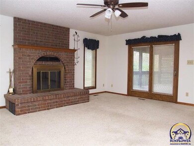 8525 SW 21st St, Topeka, KS 66615 - photo 4