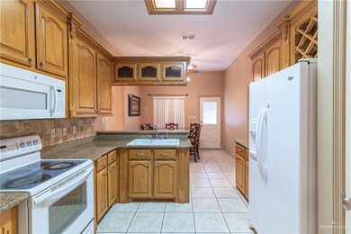 917 E Dorothy Cir, Pharr, TX 78577 - photo 7