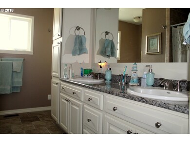 Bathroom, Attached