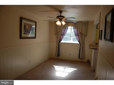 1002 Windsor Rd, Darby, PA 19023 - photo 6