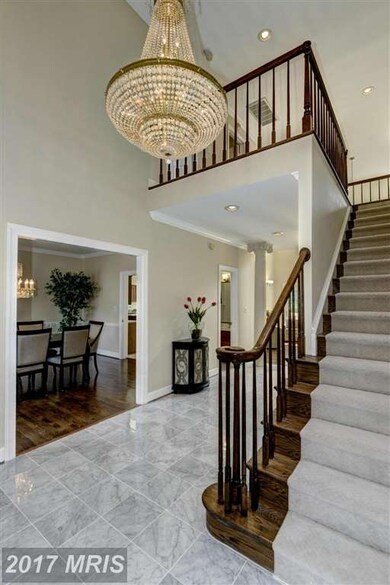 9812 Tibron Ct, Potomac, MD 20854 - photo 3