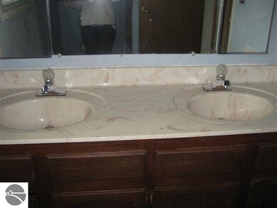 409 Oceana St, Oscoda, MI 48750 - photo 6