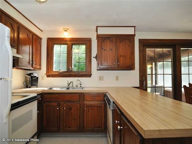 2500 Maple Swamp Rd, North Dighton, MA 02764 - photo 7