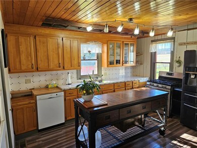 6640 Kings Hwy S, Zionsville, PA 18092 - photo 7