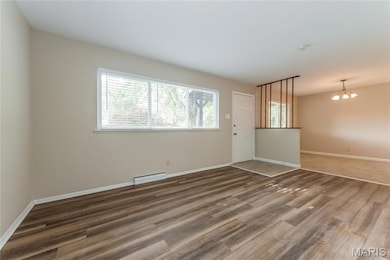 301 Imperial Dr, Hazelwood, MO 63042 - photo 3