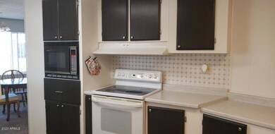 805 kitchen stove