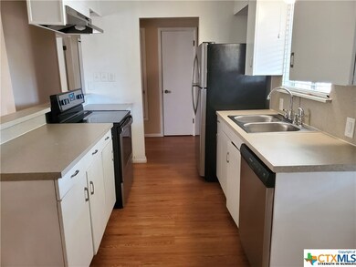 1120 N King St unit 205, Seguin, TX 78155 - photo 3