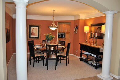 ELEGANT DINING ROOM