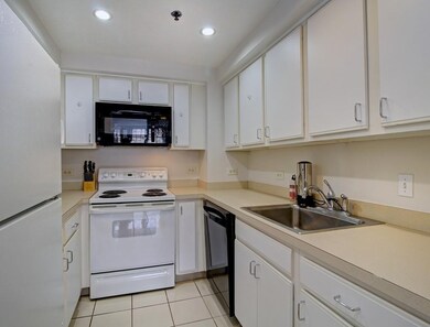534 Comm Ave unit 2A, Boston, MA 02215 - photo 2