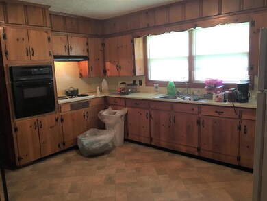 123 Pickle St, Shelbyville, TN 37160 - photo 5