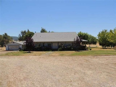 Detached 2 car garage and circle driveway