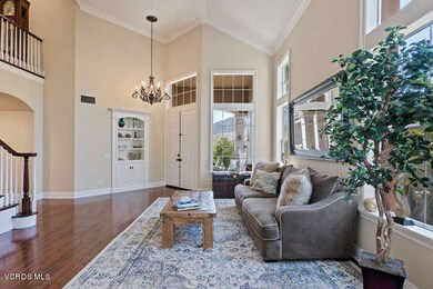 3441 Country Haven Cir-small-006-035-Liv