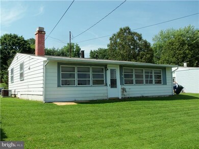 2313 Mckinley Ave, Reading, PA 19609 - photo 4