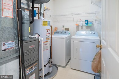 9199 Cardinal Forest Ln unit 14, Lorton, VA 22079 - photo 5