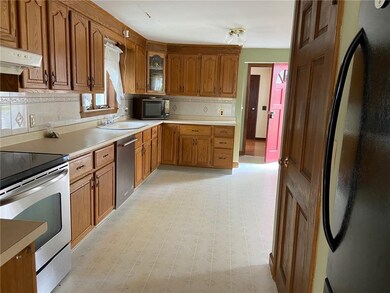 113 Kiwanee Rd, Warwick, RI 02888 - photo 5