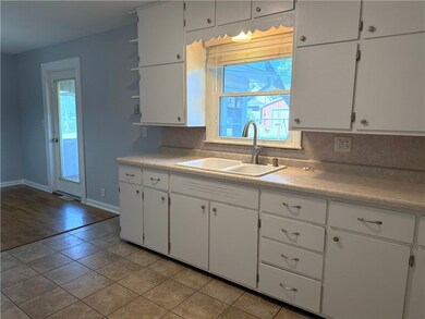 1005 S 3rd St, Effingham, IL 62401 - photo 4