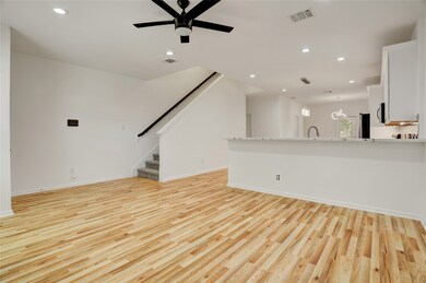 5317 Chennault Rd unit A / B, Houston, TX 77033 - photo 5