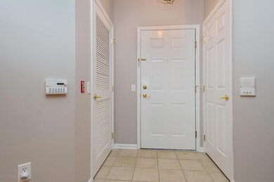 03_116SloanCt_32_Foyer_HiRes