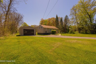 976 Riverview Rd, Schenectady, NY 12309 - photo 3