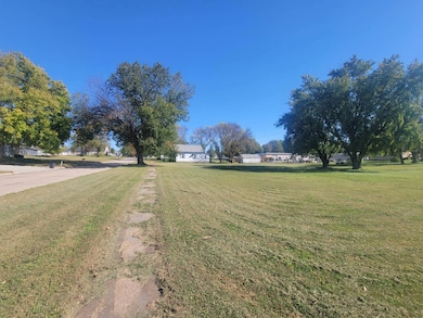 1213-1221 9th St, Auburn, NE 68305 - photo 2