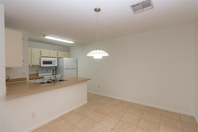18328 NW 68th Ave unit P, Hialeah, FL 33015 - photo 6