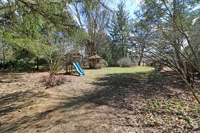 231 Mosier St, South Hadley, MA 01075 - photo 5