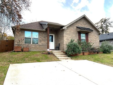 1108 W Day St, Denison, TX 75020 - photo 3