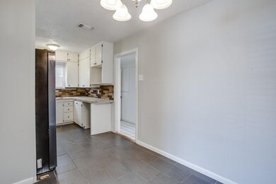 2706 36th St, Lubbock, TX 79413 - photo 5