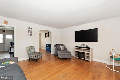 1021 Wildwood Pkwy, Baltimore, MD 21229 - photo 5