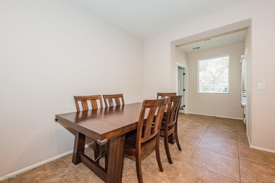 10455 dining area