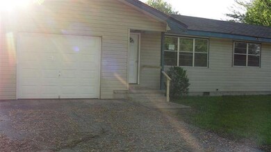 1825 S Village Ln, Bolivar, MO 65613 - photo 2