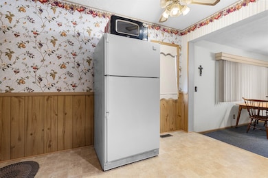 2239 Ohio Pkwy, Rockford, IL 61108 - photo 7